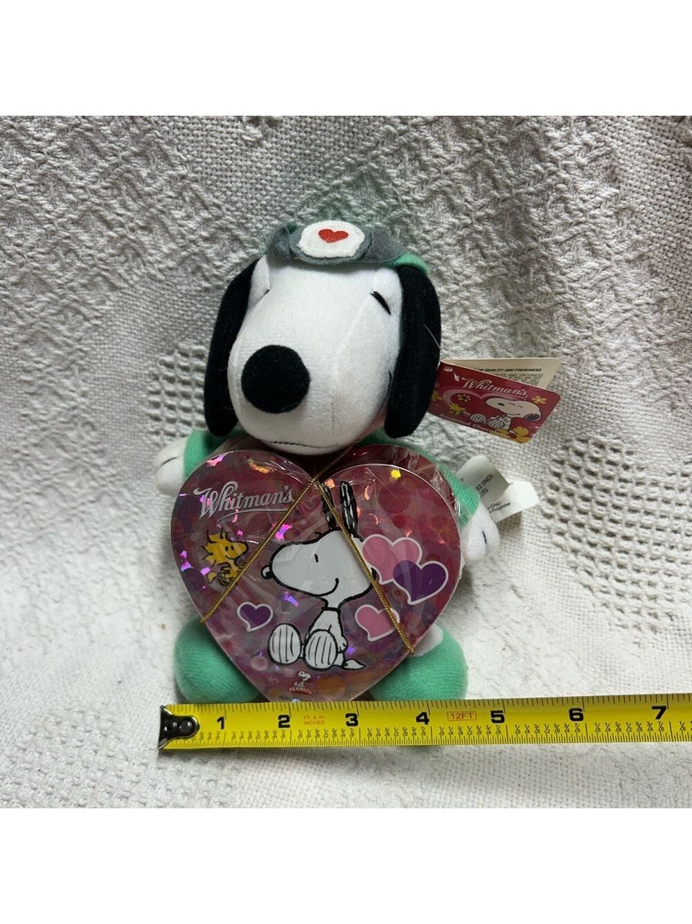 Whitmans Snoopy Doctor Nurse Scrubs Plush Valentines Day Heart - Picture 8 of 8